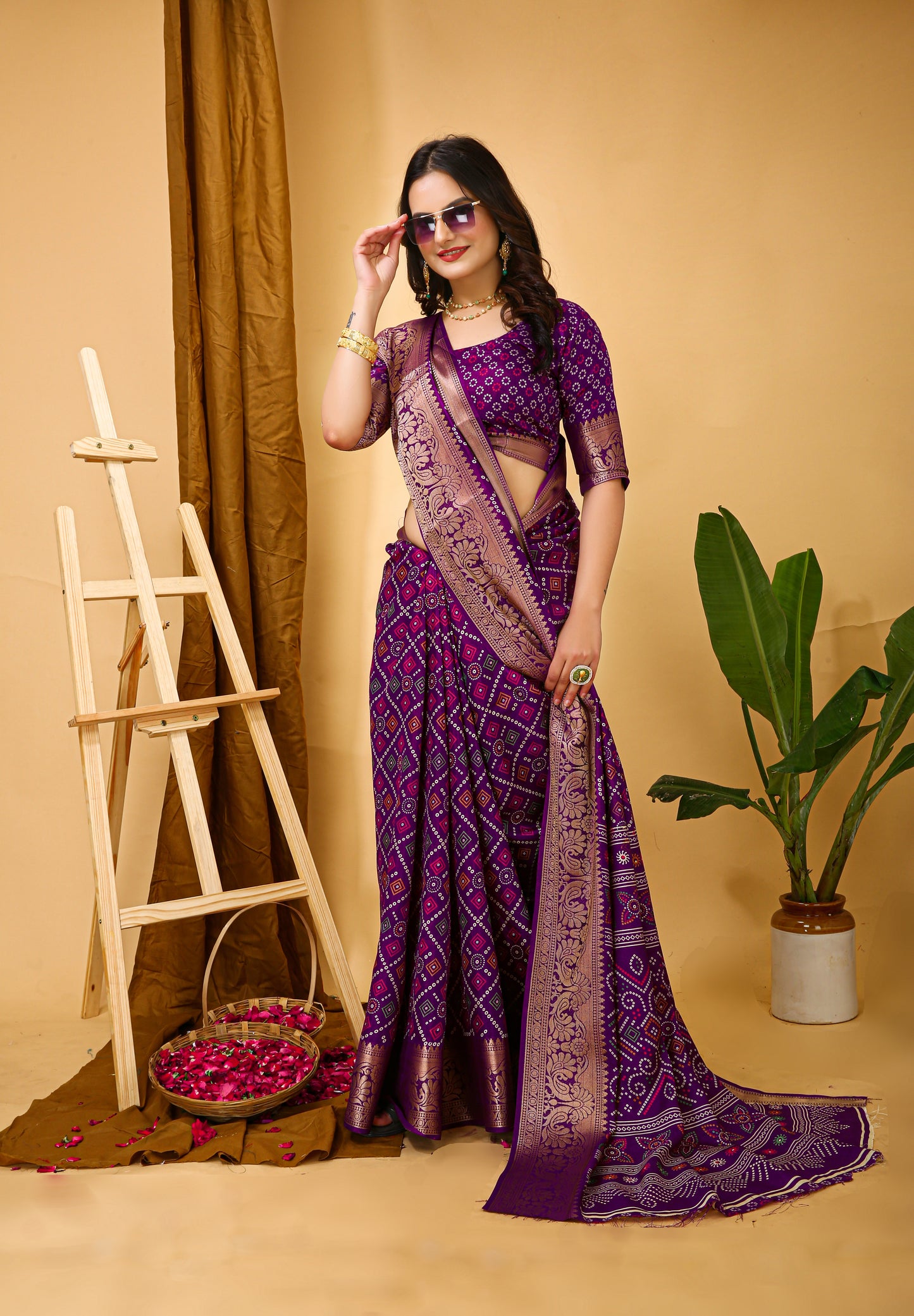 Bandhani Printed Zari Saree With Blouse Piece For Women