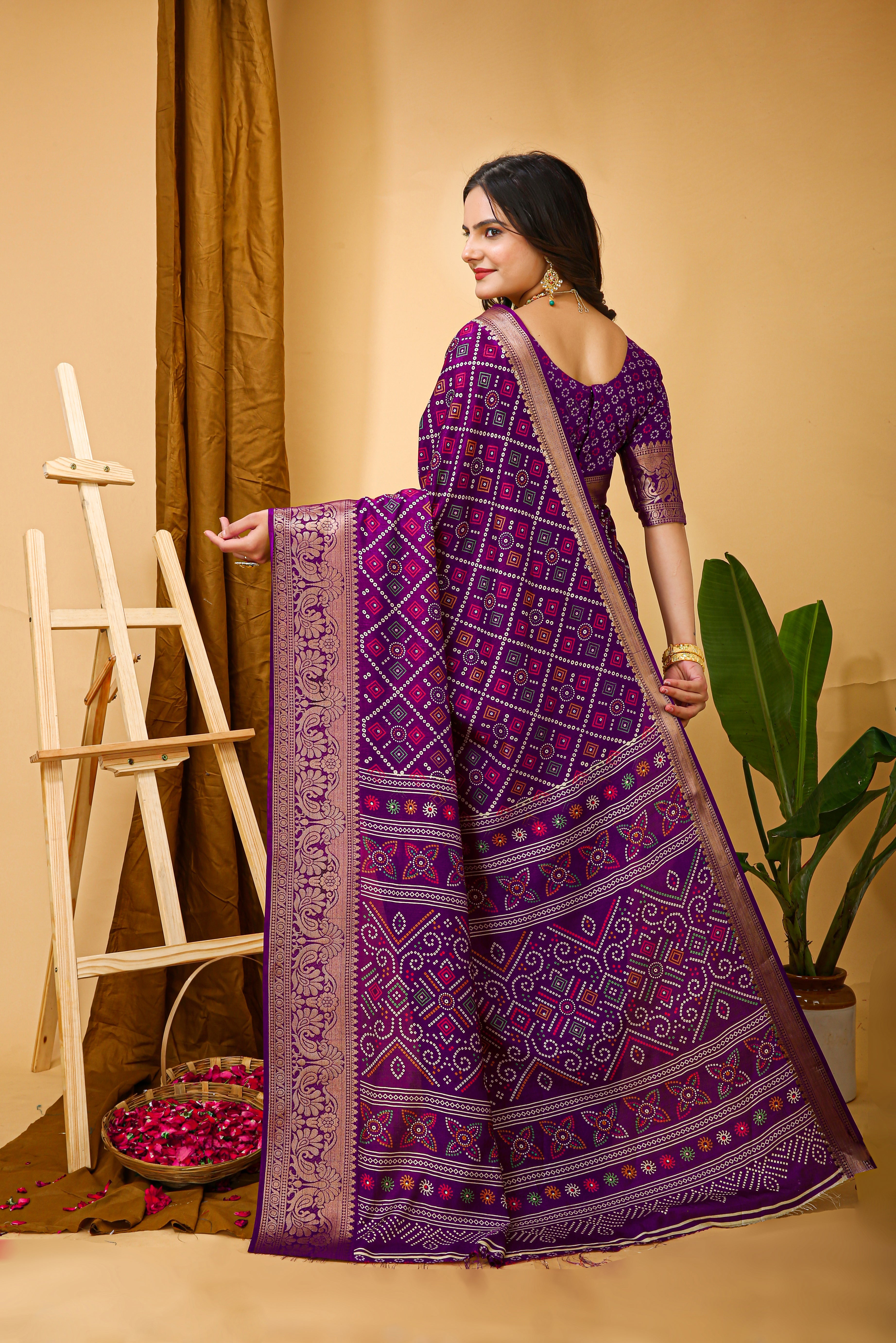 Bandhani Printed Zari Saree With Blouse Piece For Women